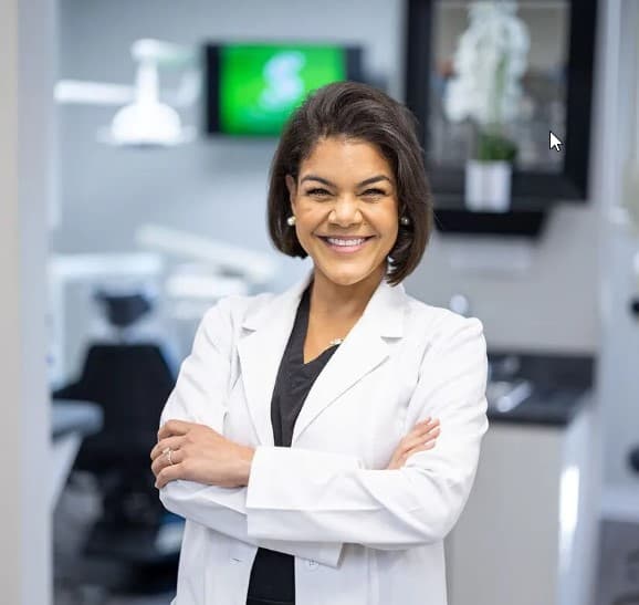 Dr. Aryam Modesto