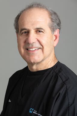 Dr. Laurence Bremmer
