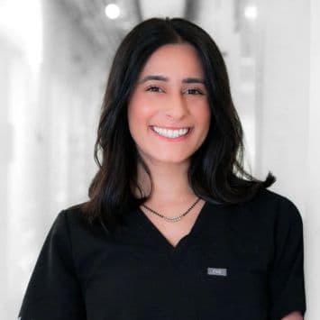Dr. Aashna Oberoi