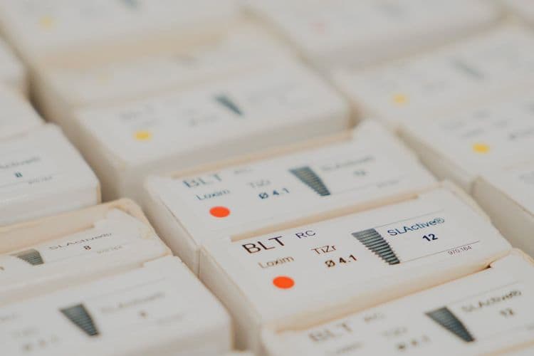 Full Arch Hybrid Dental Implants