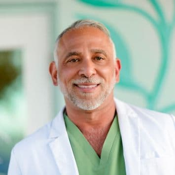 Dr. Diego Azar